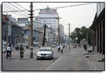 une avenue chinoise en plein Pékin