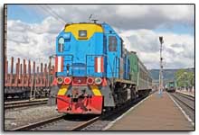 la loco déplace les wagons qui vont aller en Mongolie
