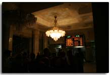 un gros lustre dans la gare d'Iekaterinburg
